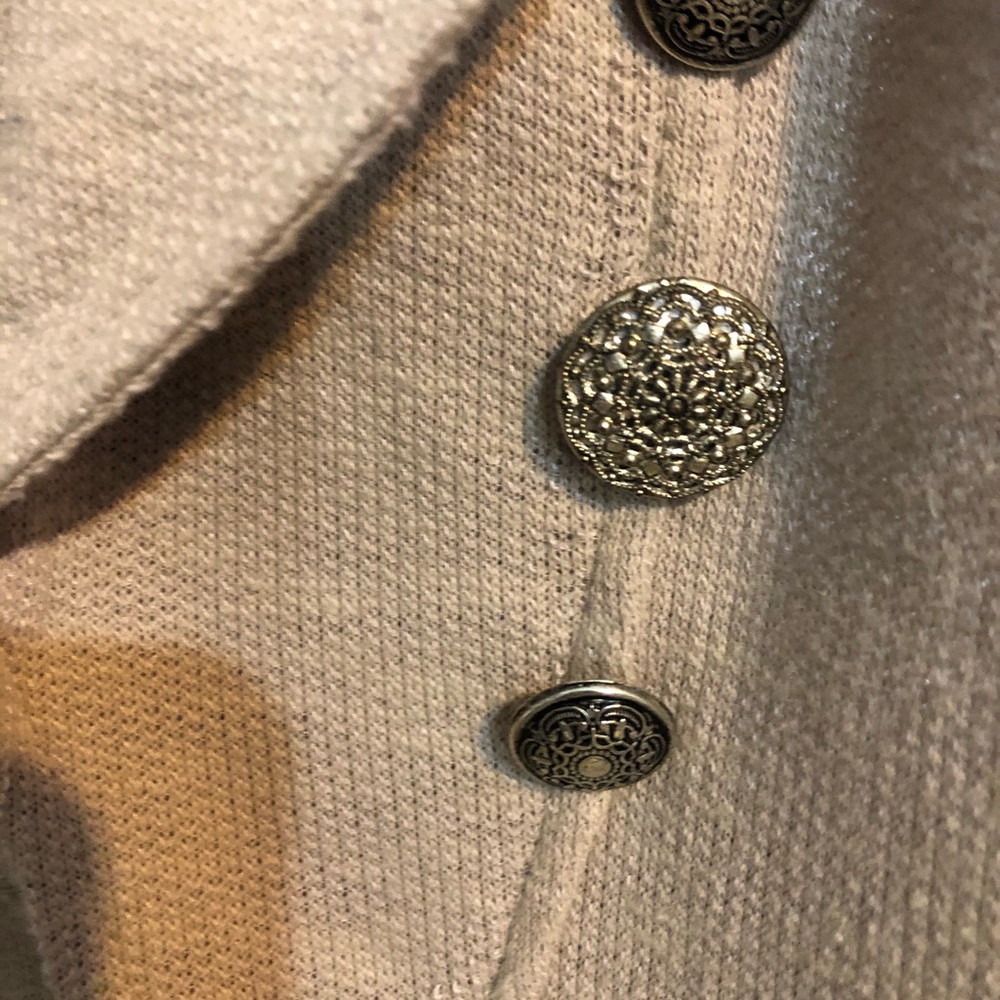 Vest - Picture 2 of 4